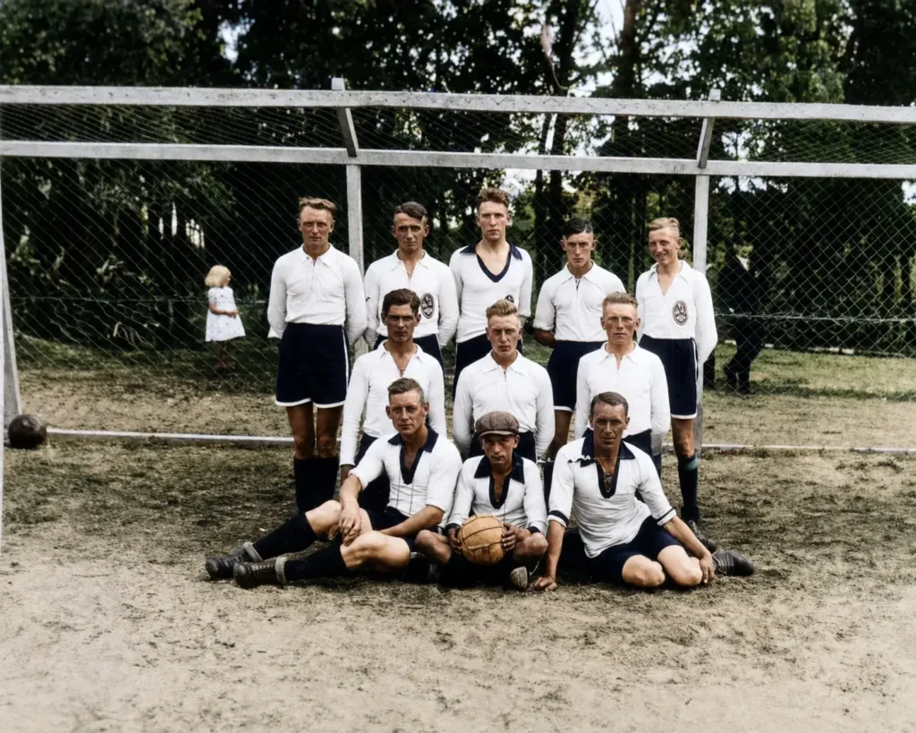 1930 Tsv Heidenau Fussballer Vor Dem Tor
