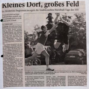 2002 05 08 Kleines Dorf Grosses Feld